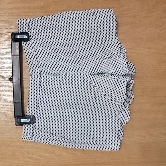Cynthia Rowley size 2 scalloped shorts - Picture 1 of 4